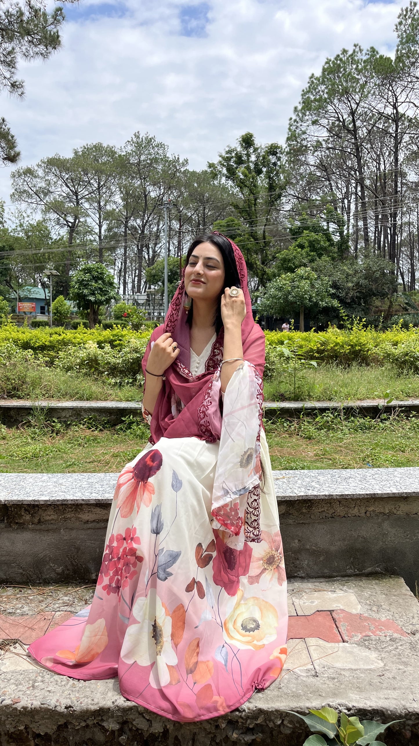 The Lady Crown – White Floral Print Chiffon 3-Piece Suit Set with Embroidery & Handwork