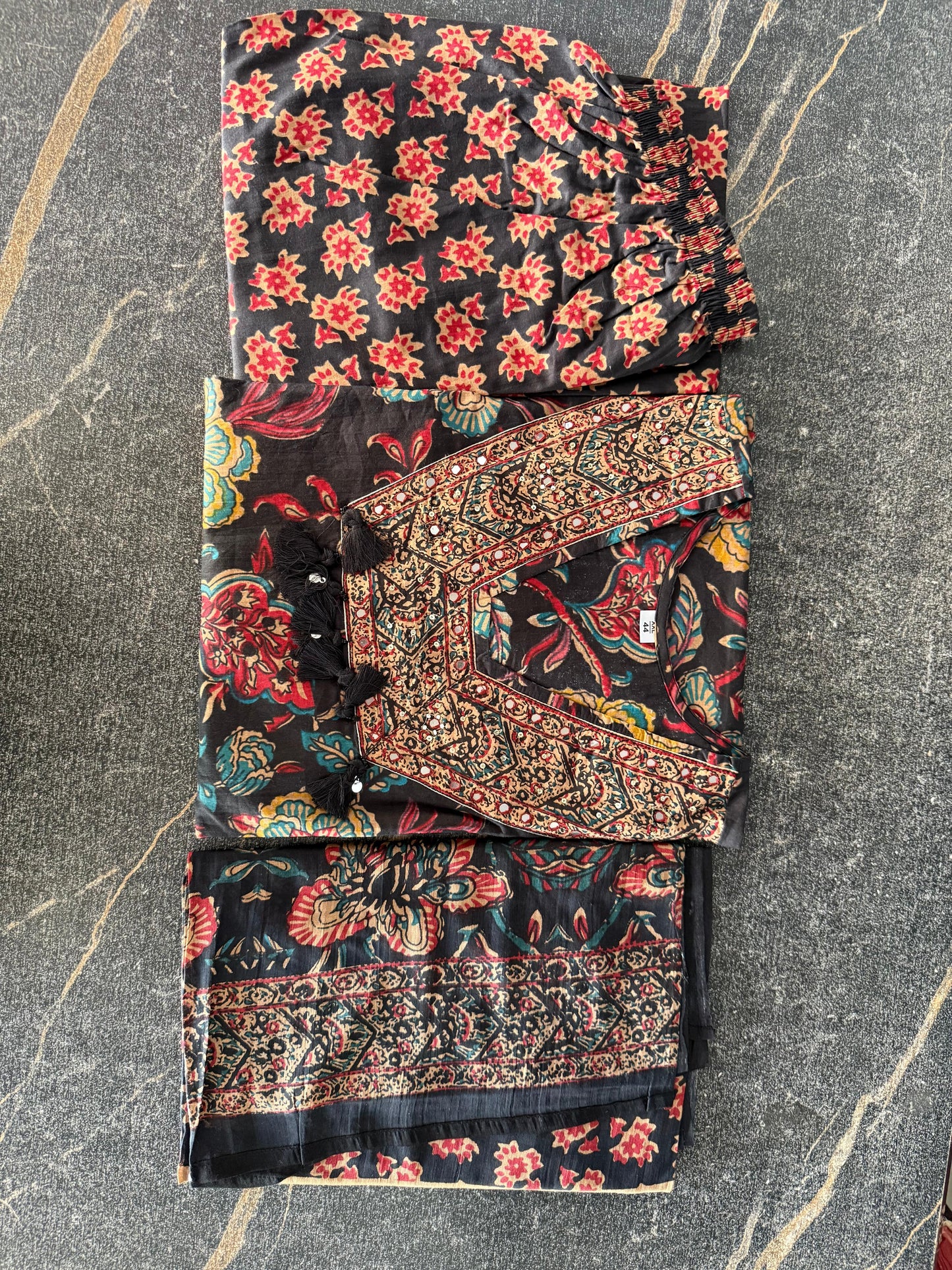 The Lady Crown – Black Floral Pure Cotton 3-Piece Suit Set with Handwork & Mulmul Dupatta