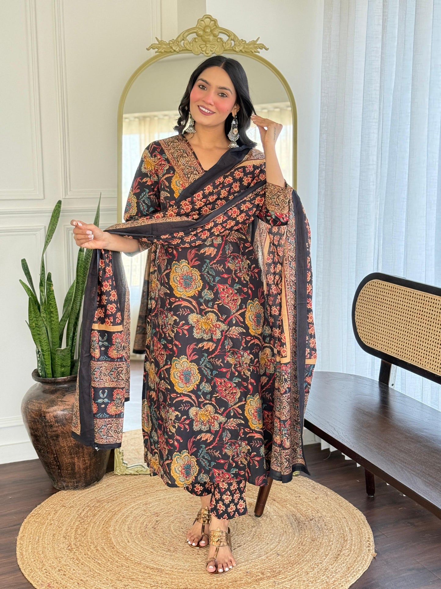 The Lady Crown – Black Floral Pure Cotton 3-Piece Suit Set with Handwork & Mulmul Dupatta