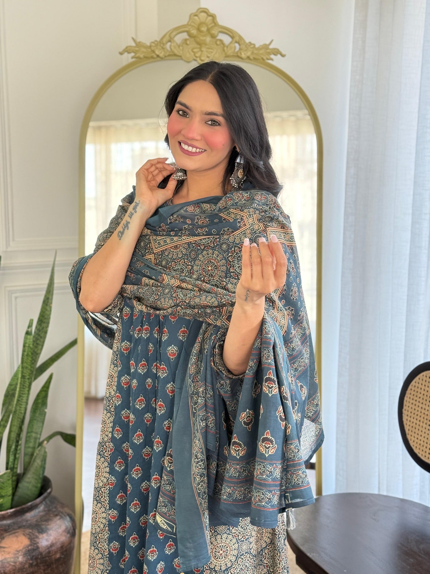 The Lady Crown – Cotton 3-Piece Suit Set with Sequence Embroidery & Mulmul Dupatta (2 Color Options)