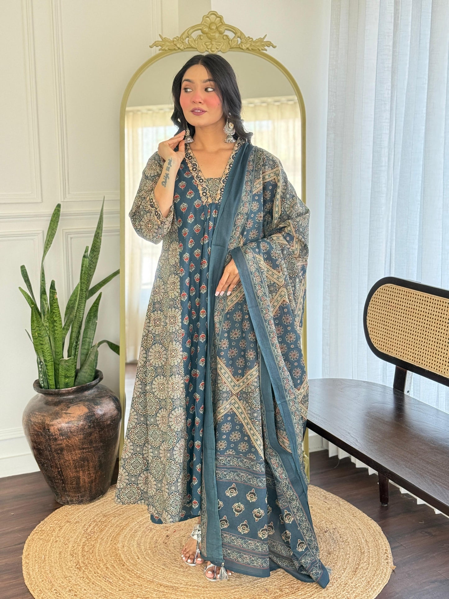 The Lady Crown – Cotton 3-Piece Suit Set with Sequence Embroidery & Mulmul Dupatta (2 Color Options)