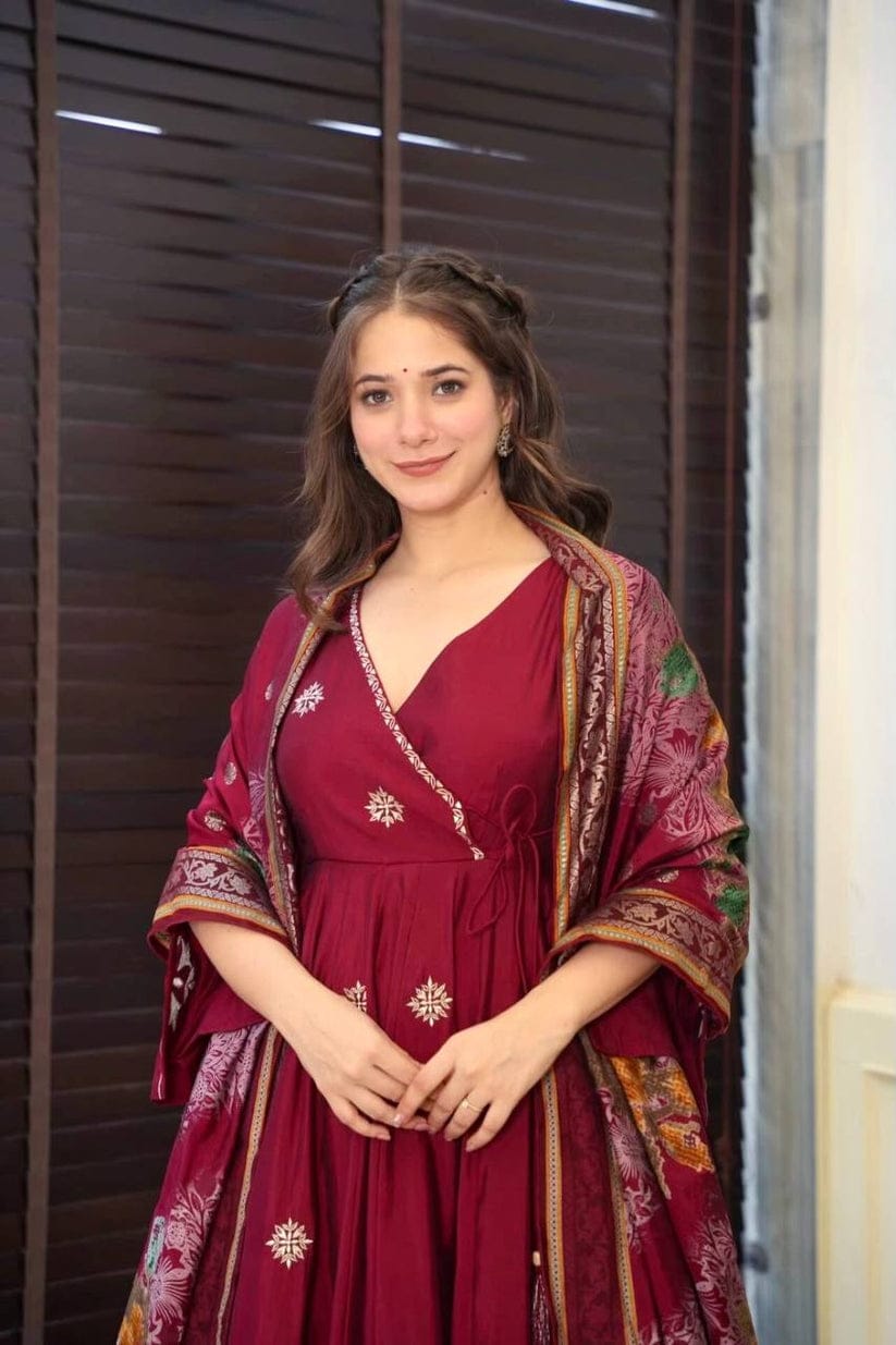 The Lady Crown – Premium Roman Silk Maroon Suit Set with All-Over Embroidery & Printed Dupatta (3-Piece)