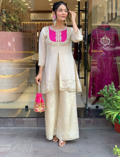 The Lady Crown – Cream Heavy Roman Embroidered 2-Piece Set with Cotton Lining