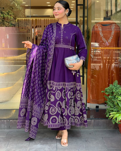 The Lady Crown – Padmavati Dark Purple Pure Muslin Silk Festival Suit Set with Dupatta & Pearl Necklace