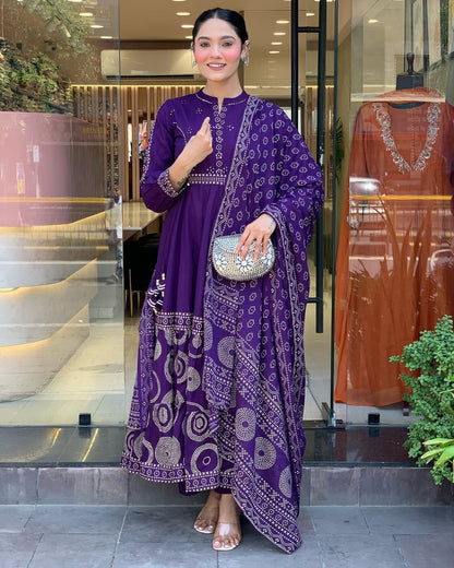 The Lady Crown – Padmavati Dark Purple Pure Muslin Silk Festival Suit Set with Dupatta & Pearl Necklace