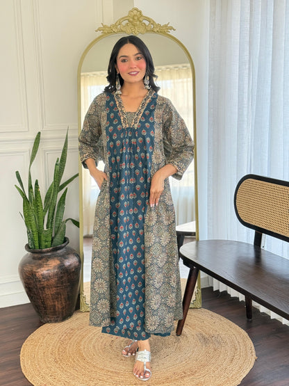 The Lady Crown – Cotton 3-Piece Suit Set with Sequence Embroidery & Mulmul Dupatta (2 Color Options)