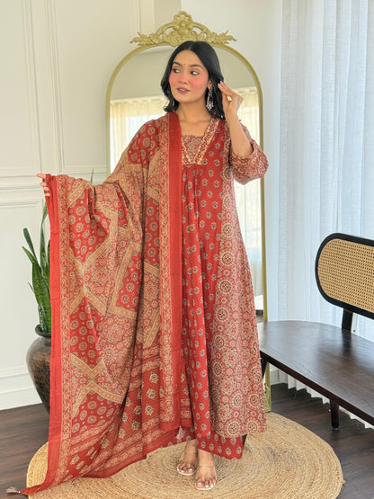 The Lady Crown – Cotton 3-Piece Suit Set with Sequence Embroidery & Mulmul Dupatta (2 Color Options)