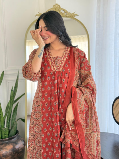 The Lady Crown – Cotton 3-Piece Suit Set with Sequence Embroidery & Mulmul Dupatta (2 Color Options)