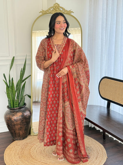 The Lady Crown – Cotton 3-Piece Suit Set with Sequence Embroidery & Mulmul Dupatta (2 Color Options)