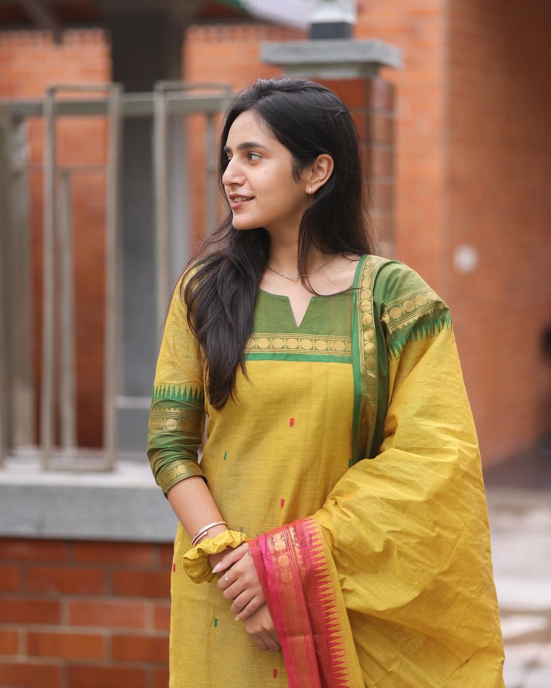 The Lady Crown – Yellow & Green Varanika/Kasturi Premium Kanchi Cotton Suit Set with Jacquard Dupatta & Zari Weaving